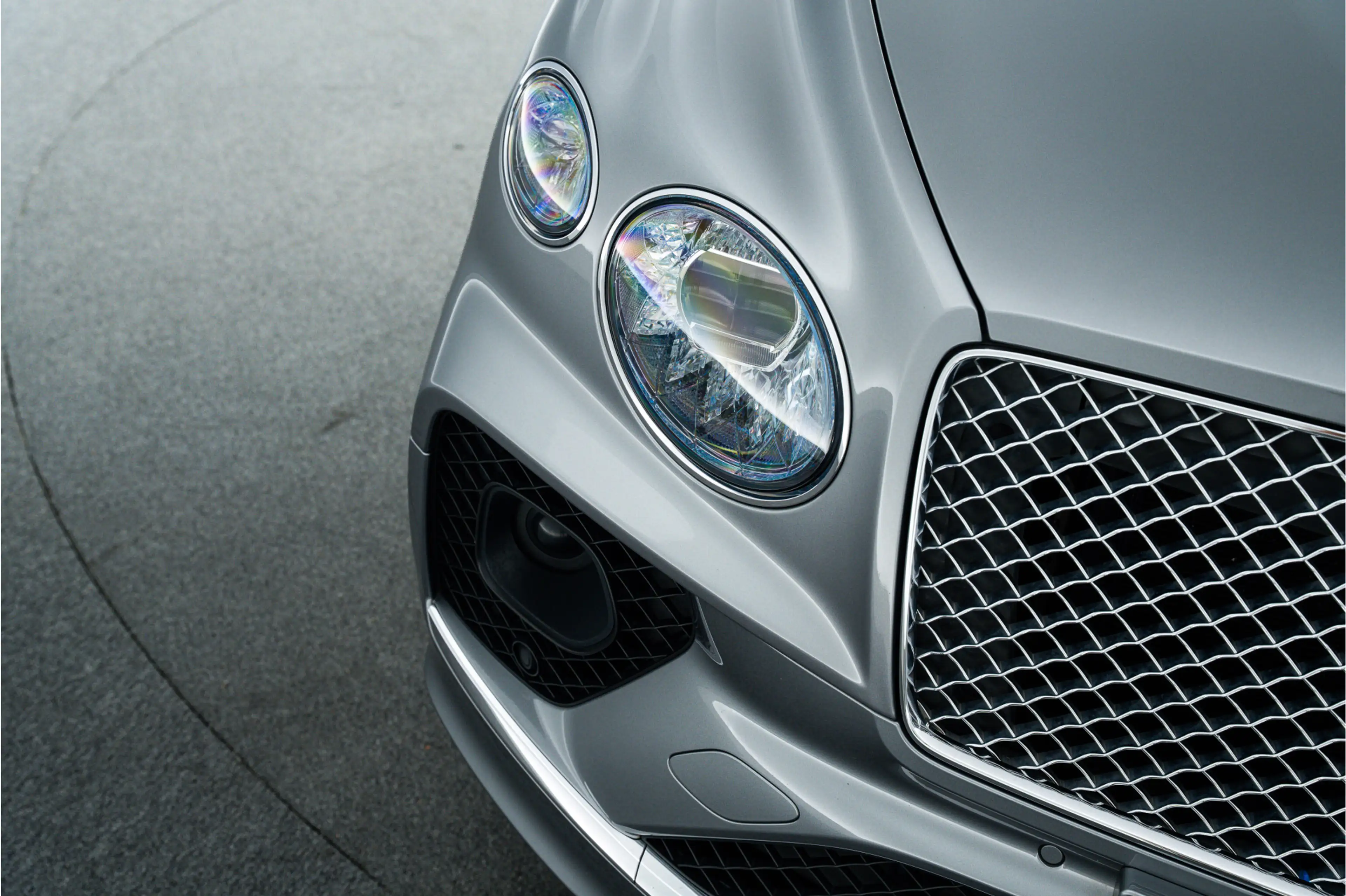 Bentley Bentayga Hybrid MY2021 — photo 13