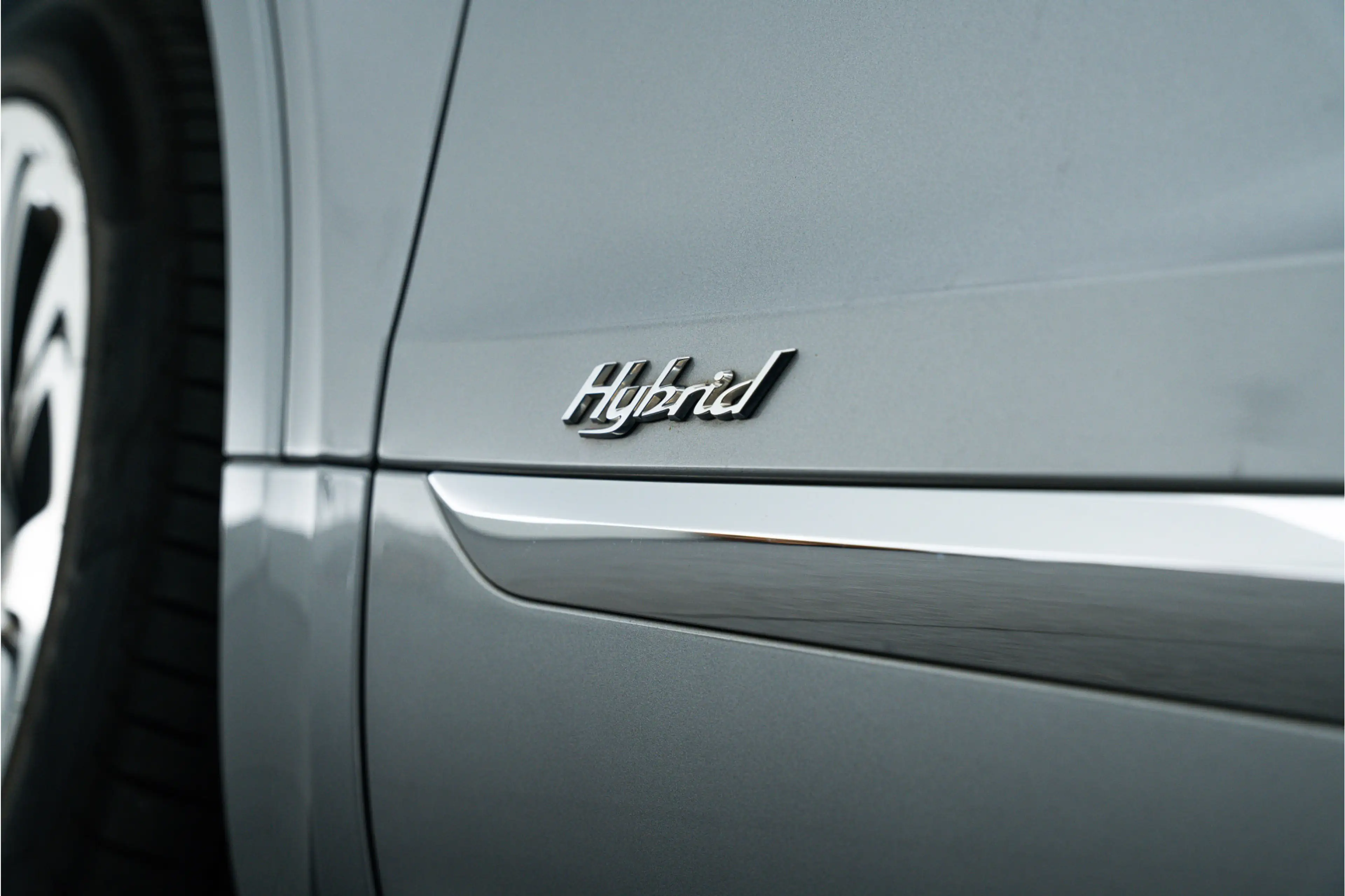 Bentley Bentayga Hybrid MY2021 — photo 15