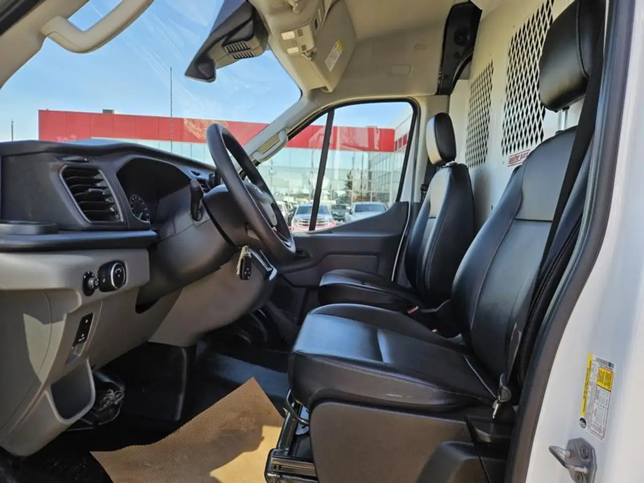 Ford Transit Cargo Van снимка Ford Transit Cargo Van