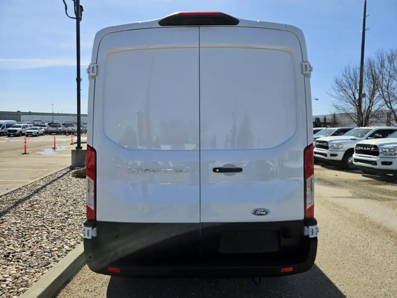 Ford Transit Cargo Van снимка Ford Transit Cargo Van
