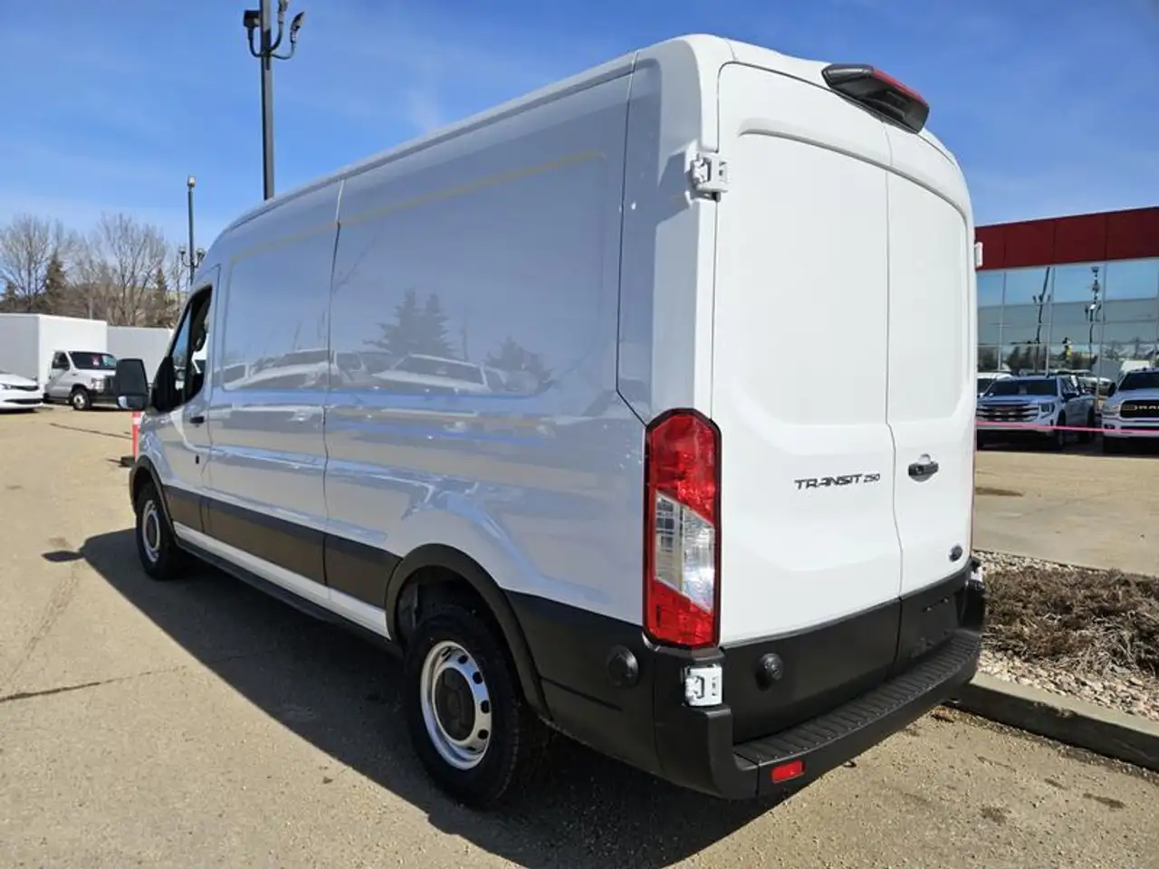 Ford Transit Cargo Van снимка Ford Transit Cargo Van