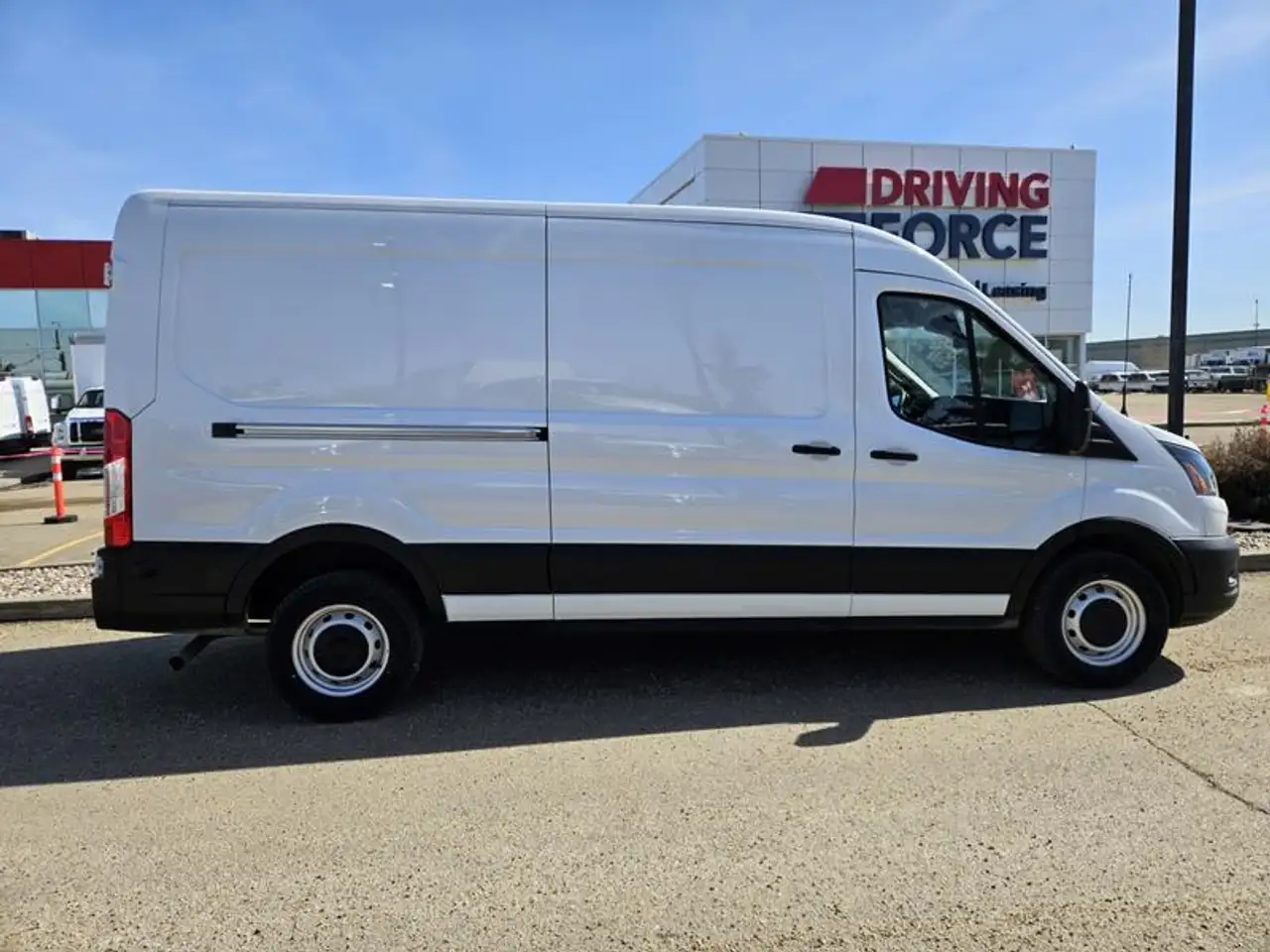 Ford Transit Cargo Van снимка Ford Transit Cargo Van