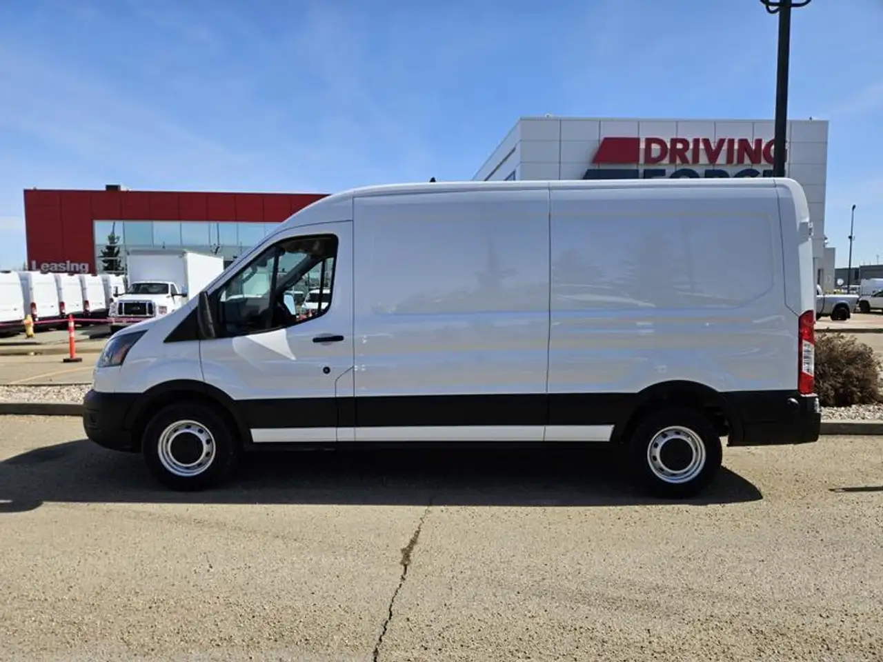Ford Transit Cargo Van снимка Ford Transit Cargo Van