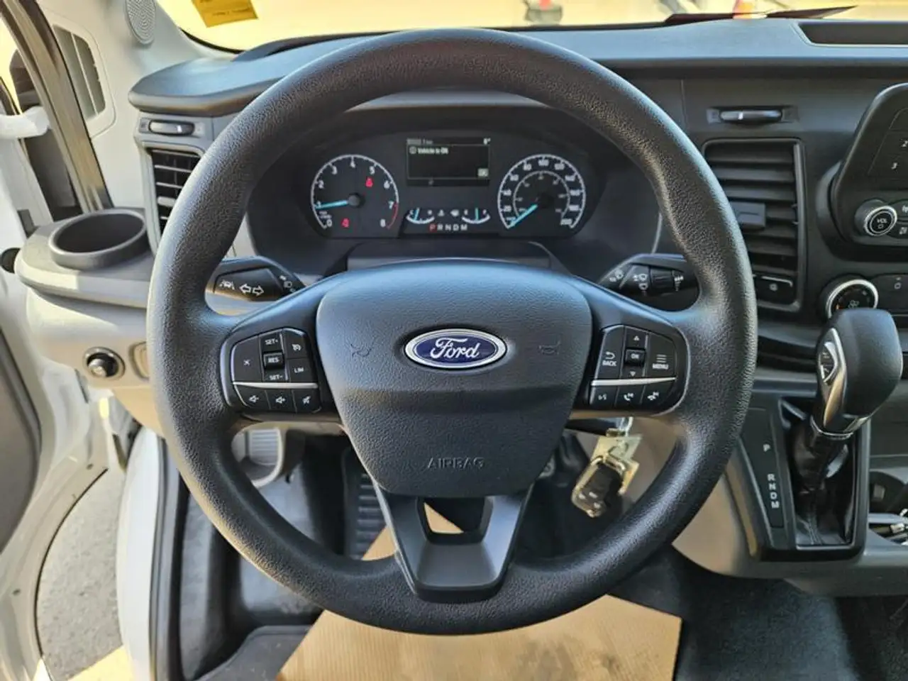 Ford Transit Cargo Van снимка Ford Transit Cargo Van