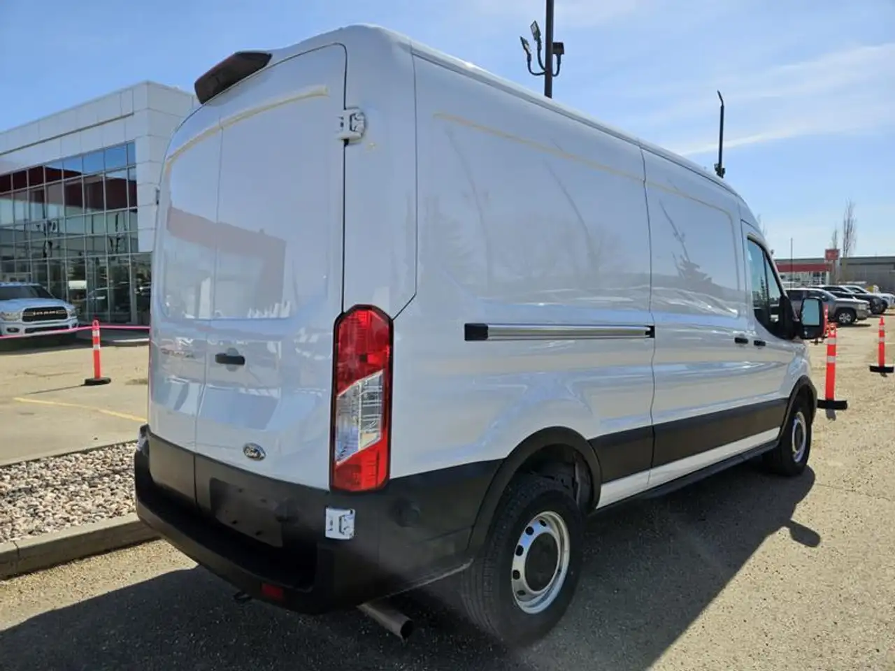 Ford Transit Cargo Van снимка Ford Transit Cargo Van