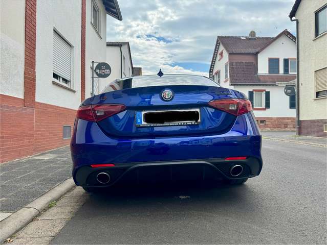 Alfa Romeo Giulia My20 2.2 Veloce diesel Q4 210cv *VOLLAUSTATTUNG*