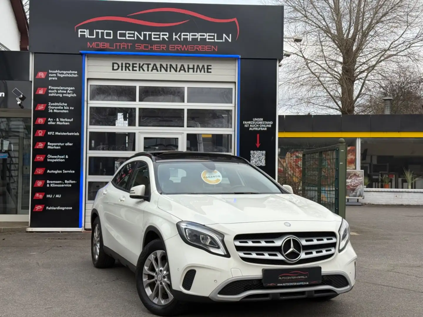 Mercedes-Benz GLA 180 (PANO-NAVI-LED-Tempomat-TÜV NEU) Weiß - 1