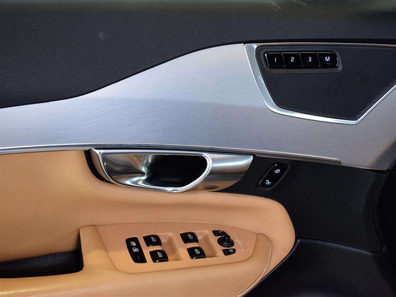 2019 Volvo XC90 Momentum | Apple CarPlay | HUD | Pilot Assist thumb 43