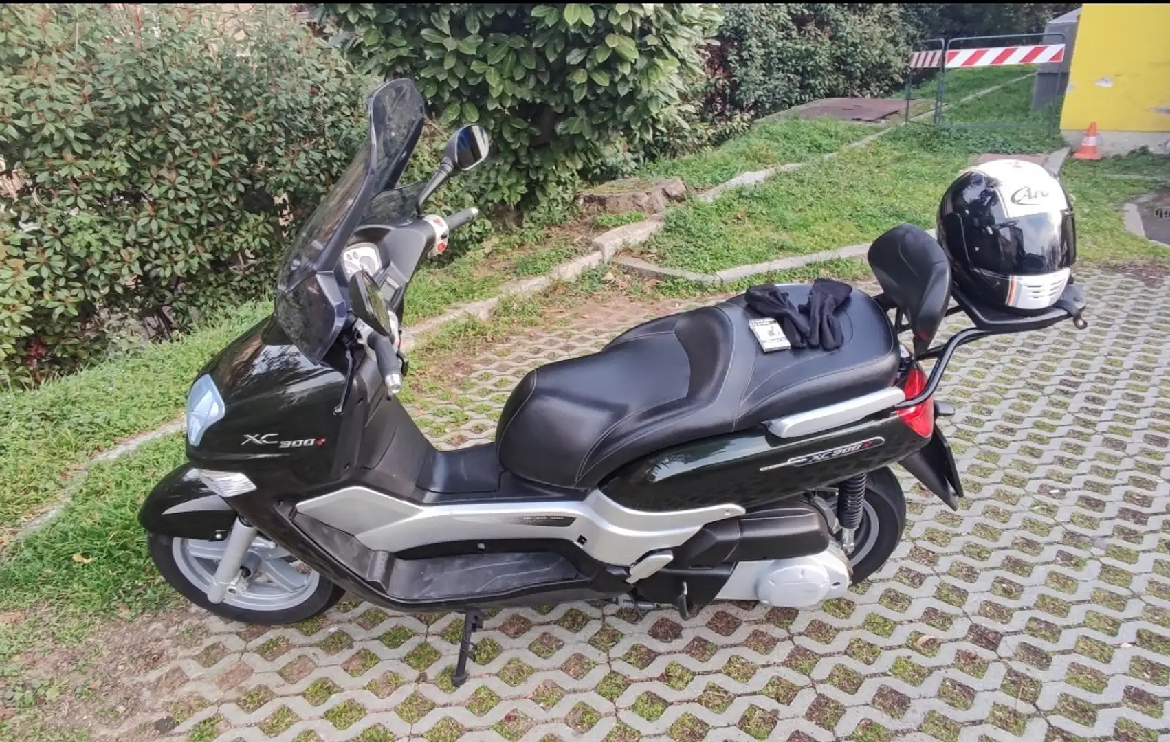 Yamaha Versity 300 XC Verde - 1