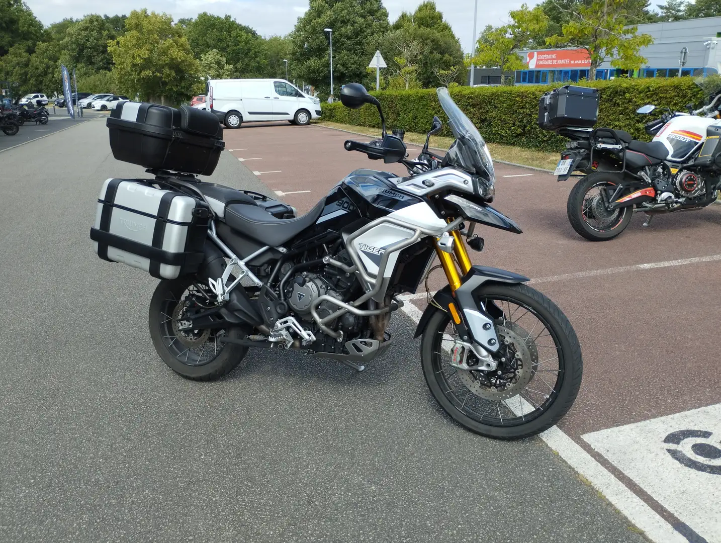 Triumph Tiger 900 Noir - 1