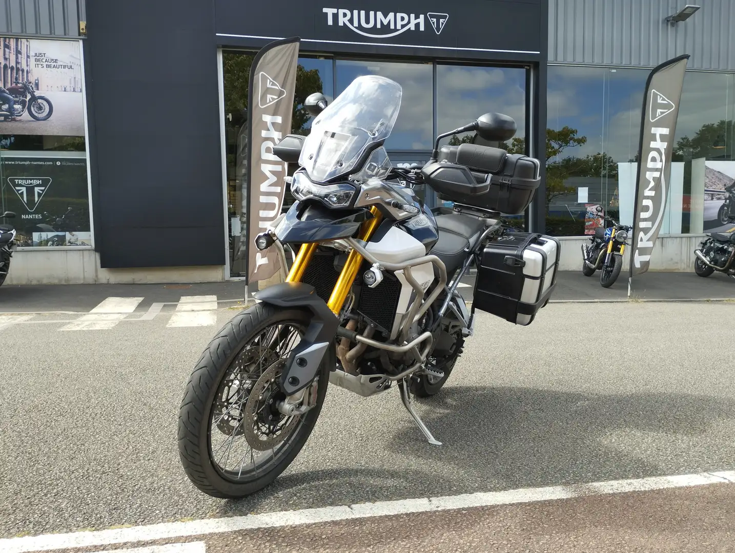 Triumph Tiger 900 Noir - 2
