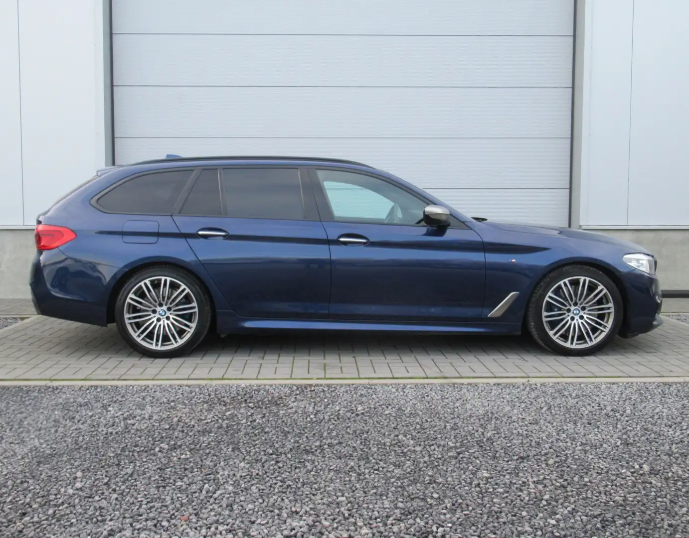 BMW M550 d xDrive Touring / Pano /€18.999 netto / Shadow Blau - 2