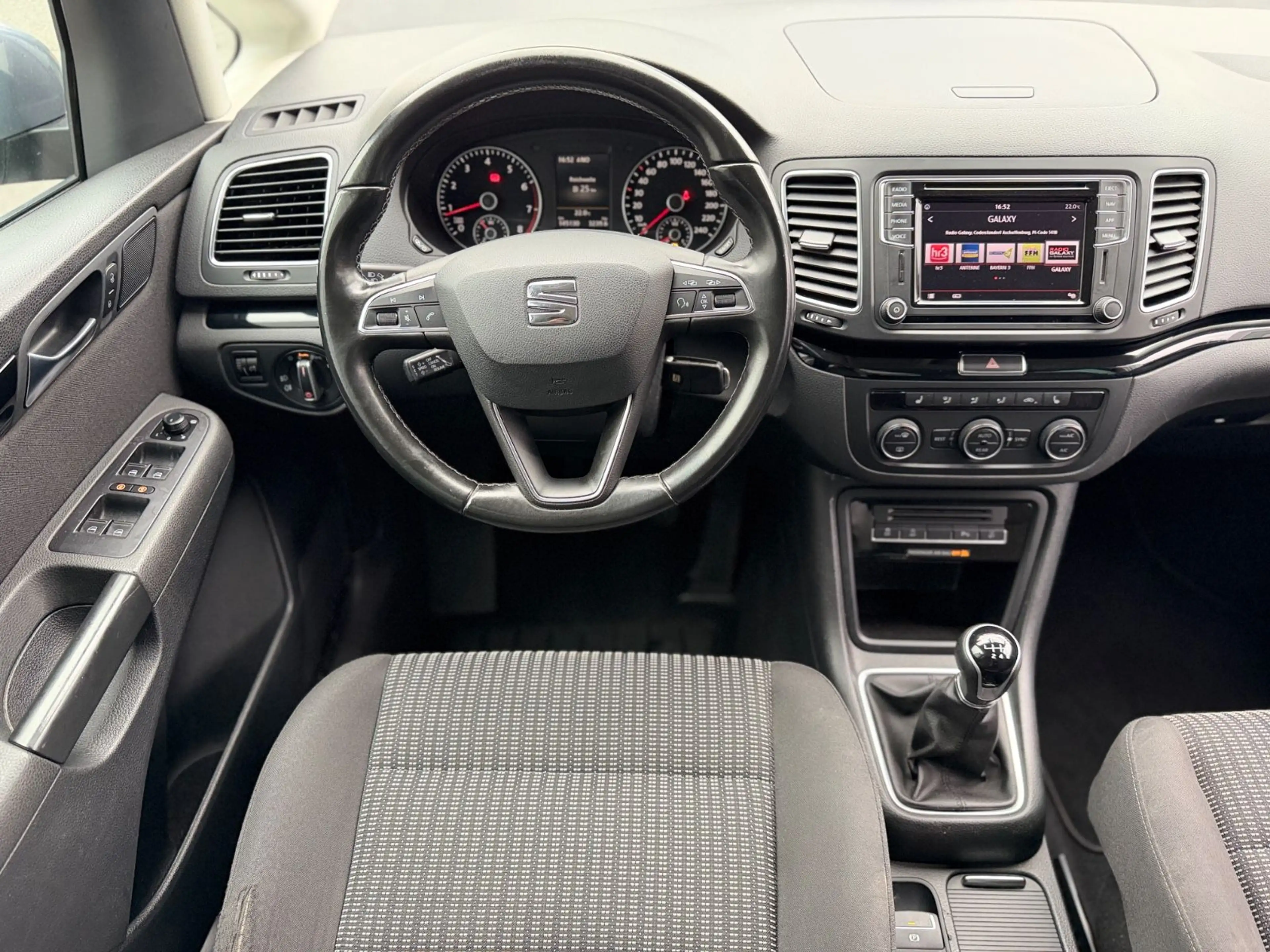 SEAT Alhambra Style 7 Sitzer AHK Spur-Assis 2xS-Tür — photo 4
