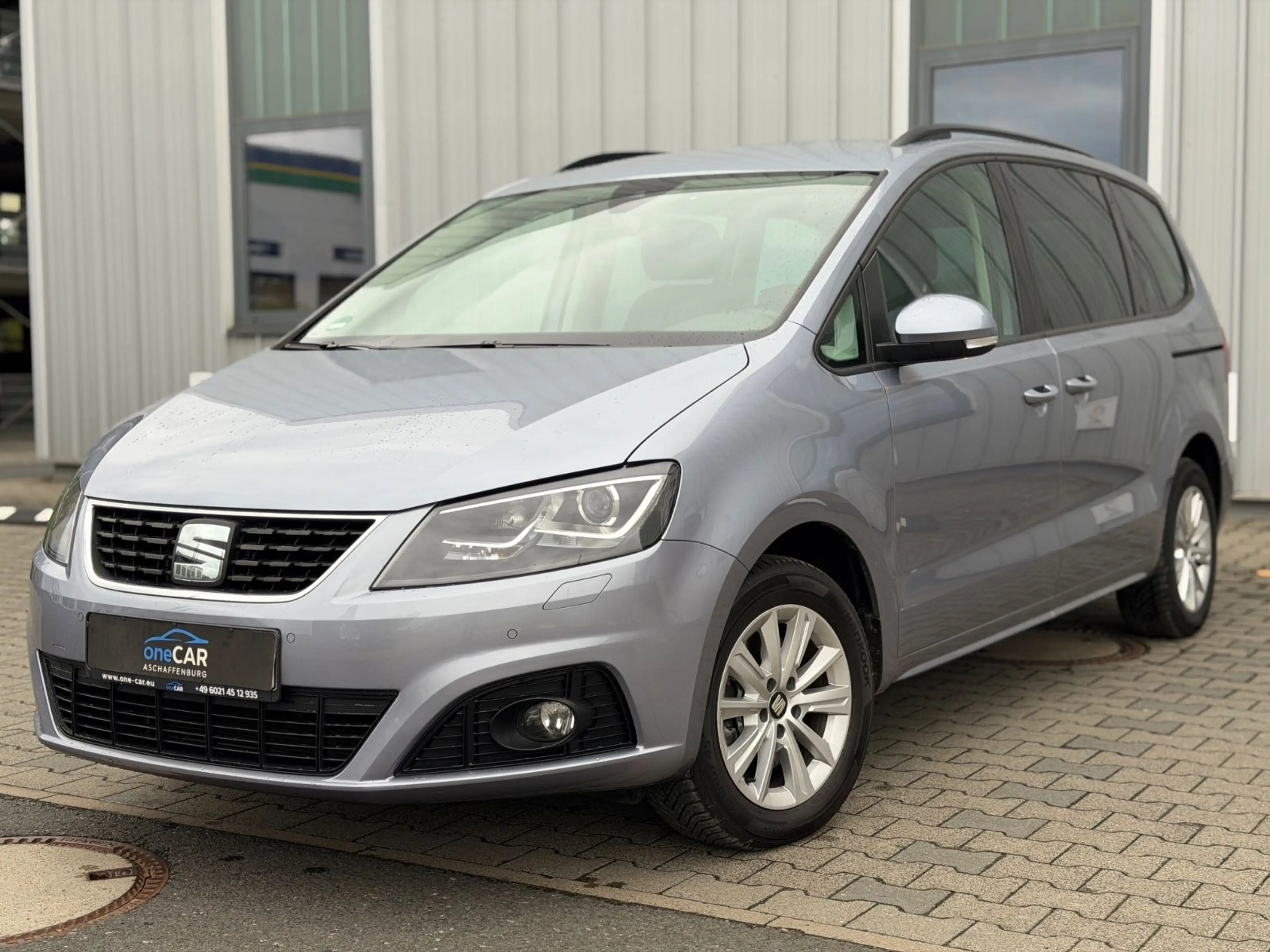 SEAT Alhambra Style 7 Sitzer AHK Spur-Assis 2xS-Tür