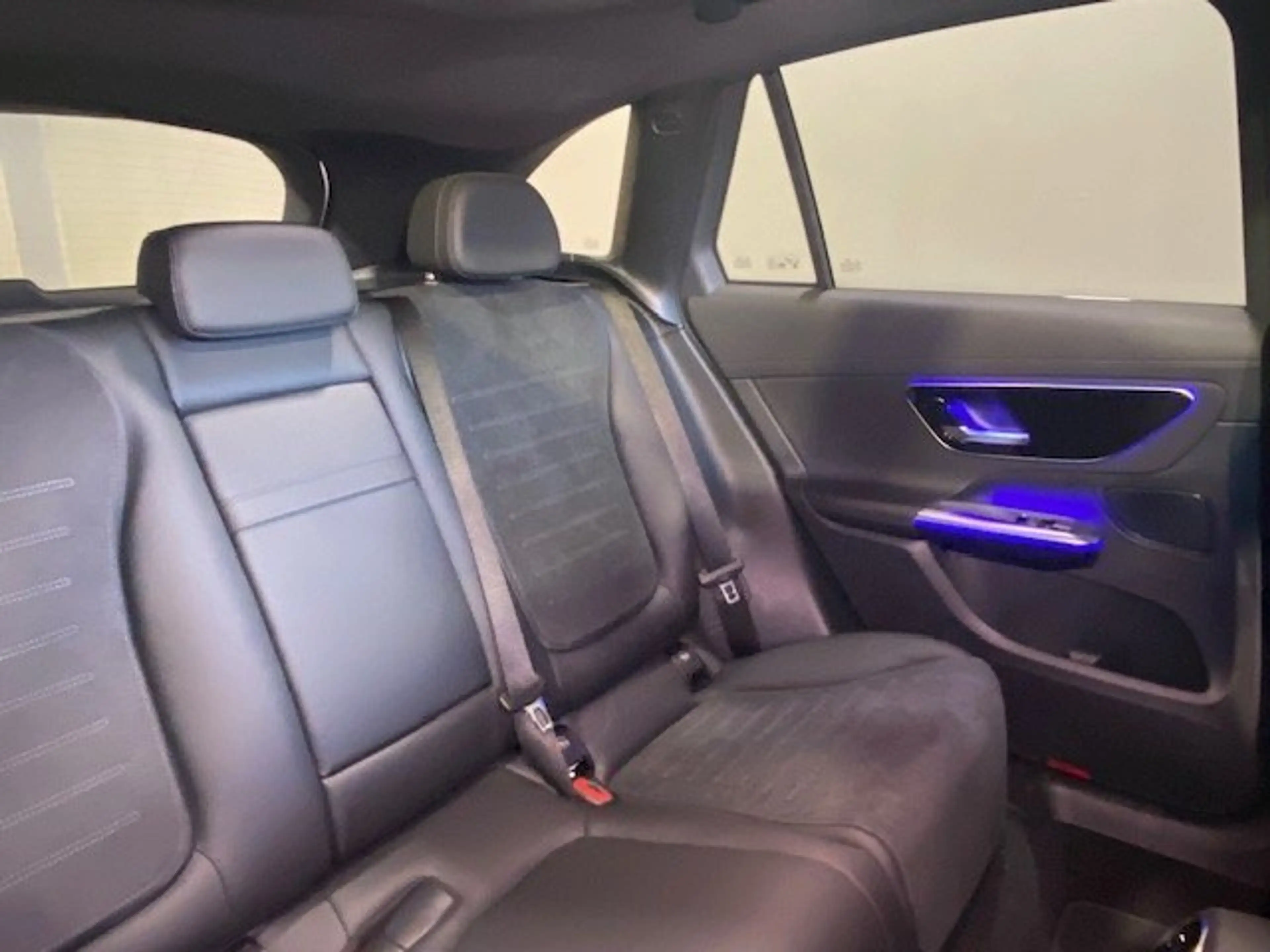 Mercedes-Benz GLC 300 d 4M AMG/Night/20"/Pano./AHK/DISTRONIC — photo 7