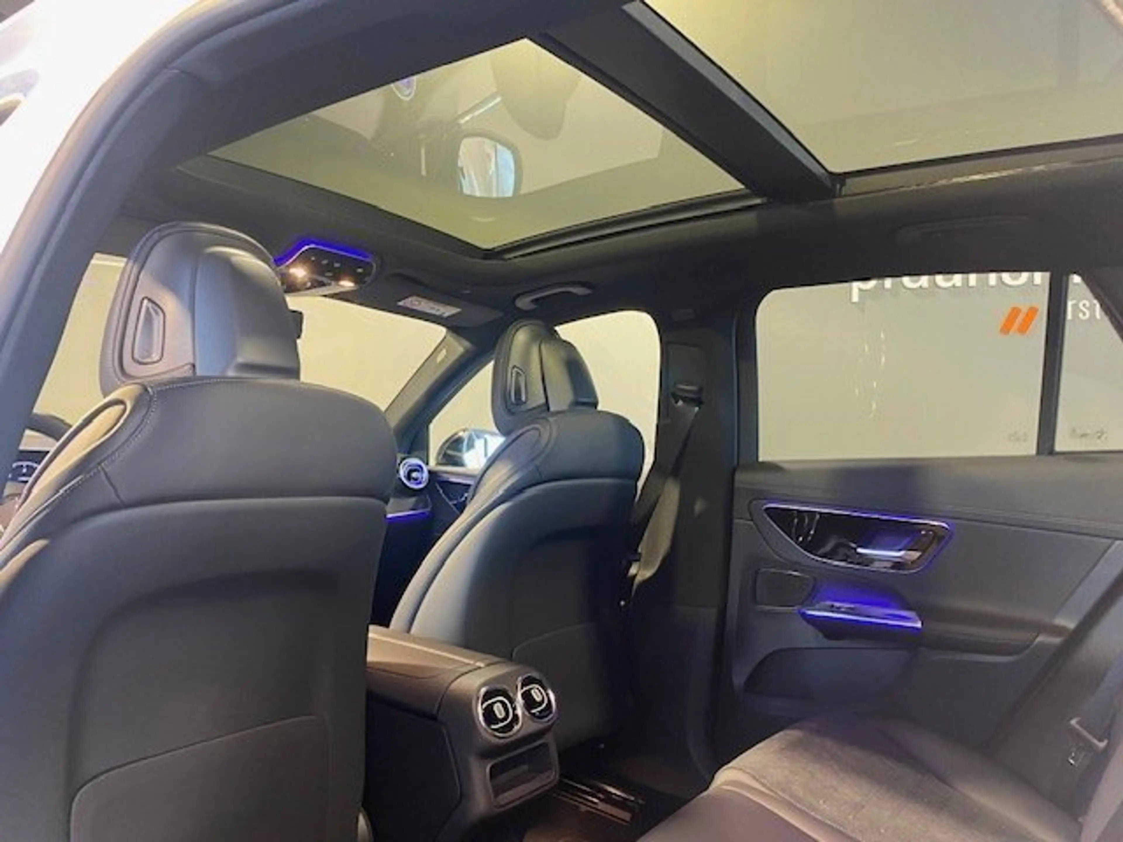 Mercedes-Benz GLC 300 d 4M AMG/Night/20"/Pano./AHK/DISTRONIC — photo 8