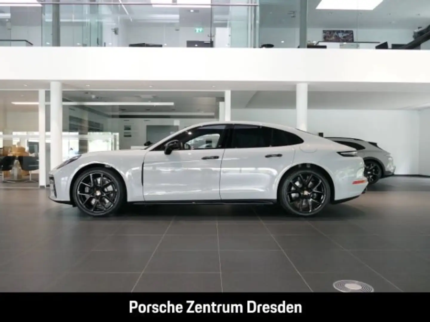 Porsche Panamera 4 E-Hybrid / BOSE® / Luft / PID / HUD / Surround V Weiß - 2