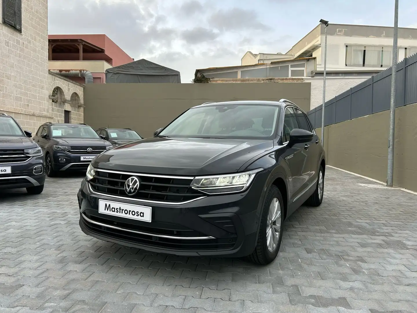 Volkswagen Tiguan Tiguan 2.0 tdi Life 150cv dsg Gris - 1