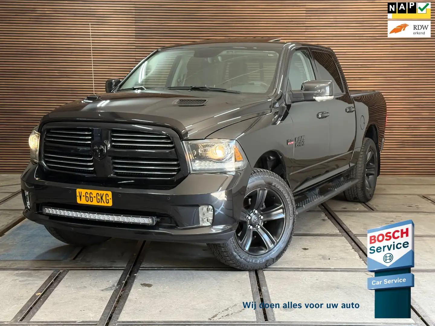 Dodge RAM 1500 5.7 V8 4x4 Crew Cab 5'7 Sport | Full option | Schwarz - 1
