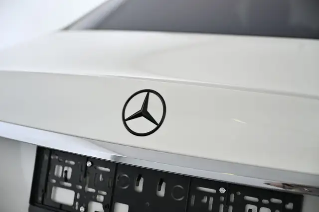 Mercedes-Benz S-Class view 14