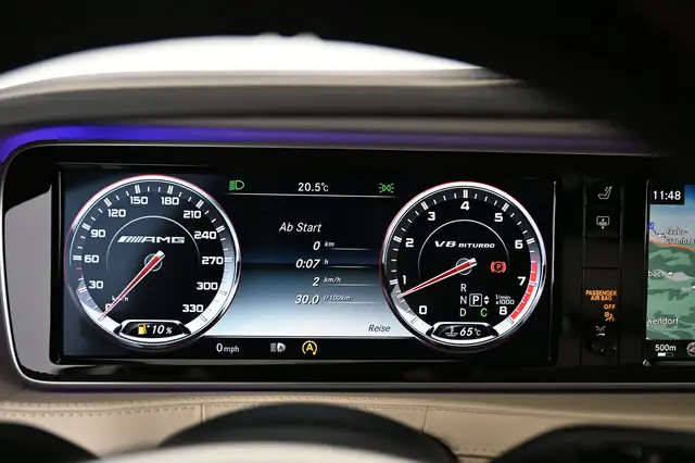 Mercedes-Benz S-Class view 26