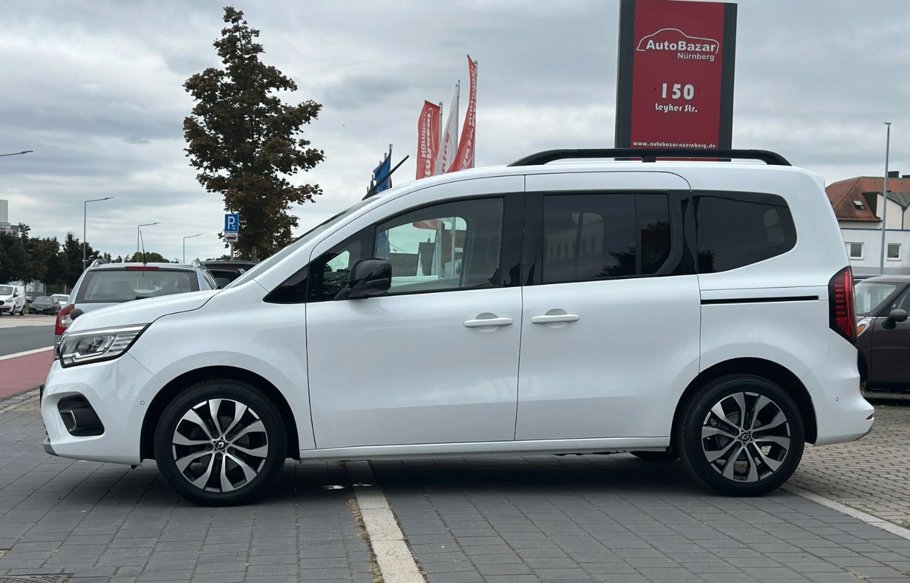 Renault Kangoo III Intens / 1. Hand / MwSt. / 5 Sitze — photo 2
