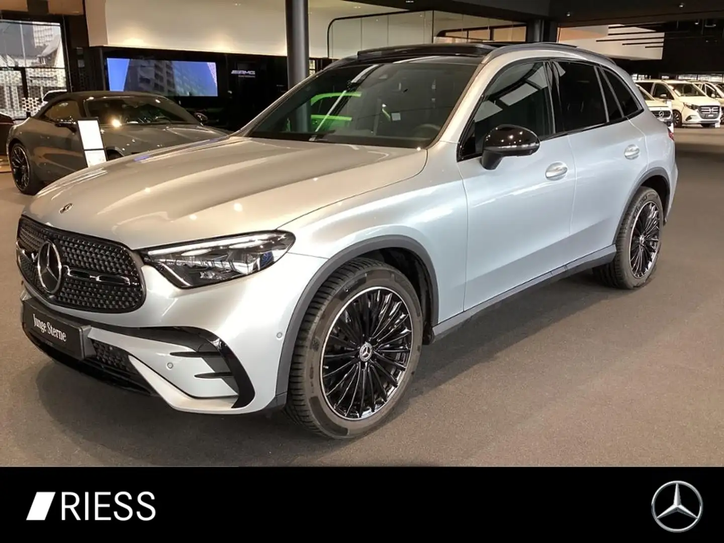 Mercedes-Benz GLC 220 d 4M AMG+PANO+AHK+Distronic+DigitalLight Silber - 1