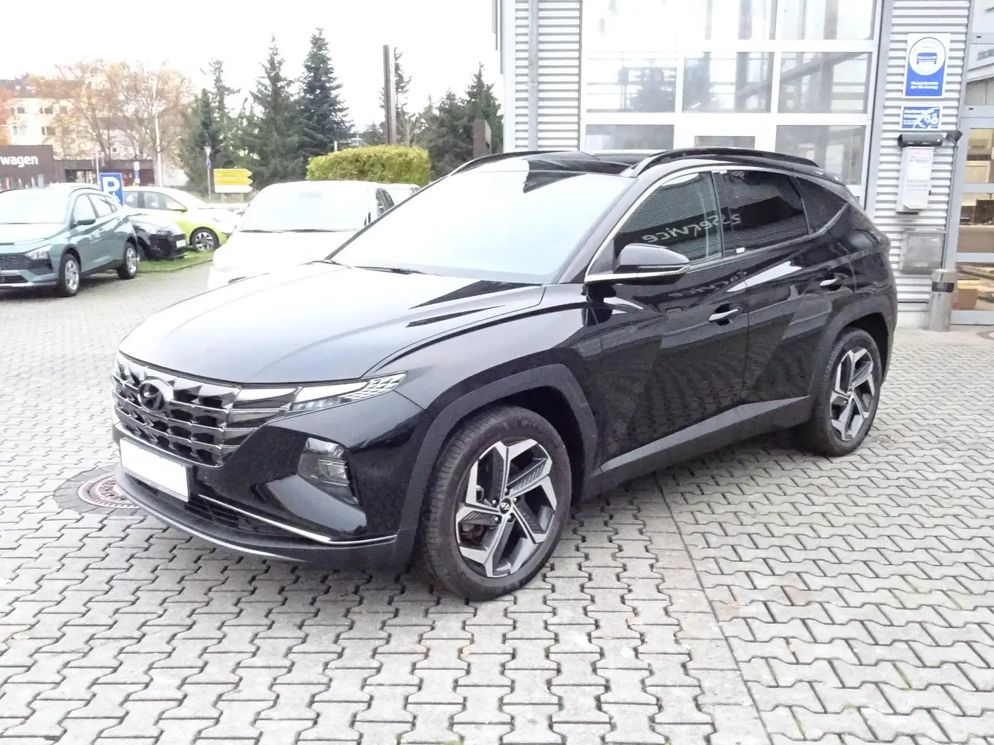 Hyundai TUCSON Plug-In Hybrid 1.6 T-GDi 4WD Trend Pano AHK Kamera Noir - 1