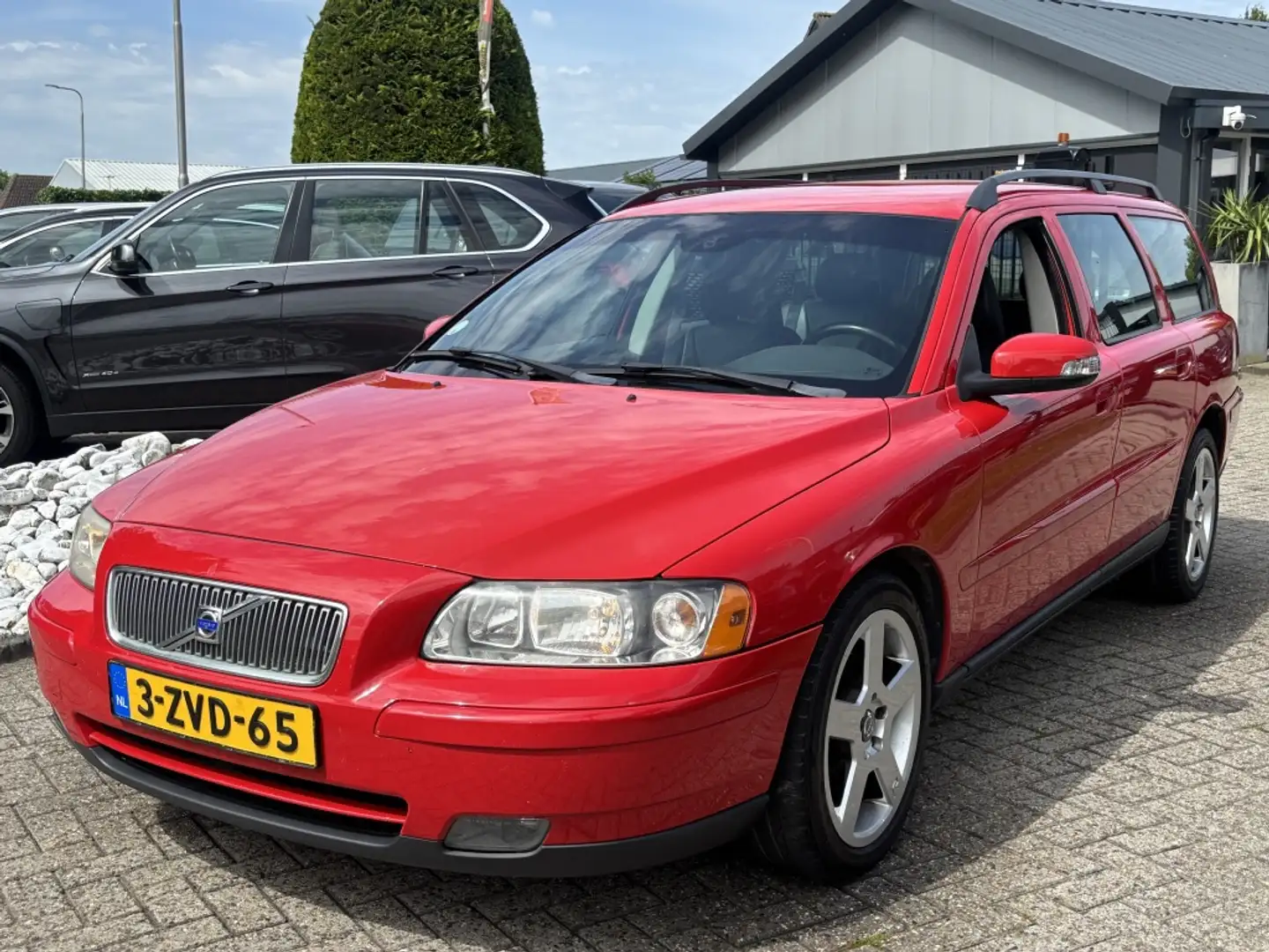 Volvo V70 2.4D Edition Youngtimer 2007 Rood Sportvelgen Rood Rood - 1