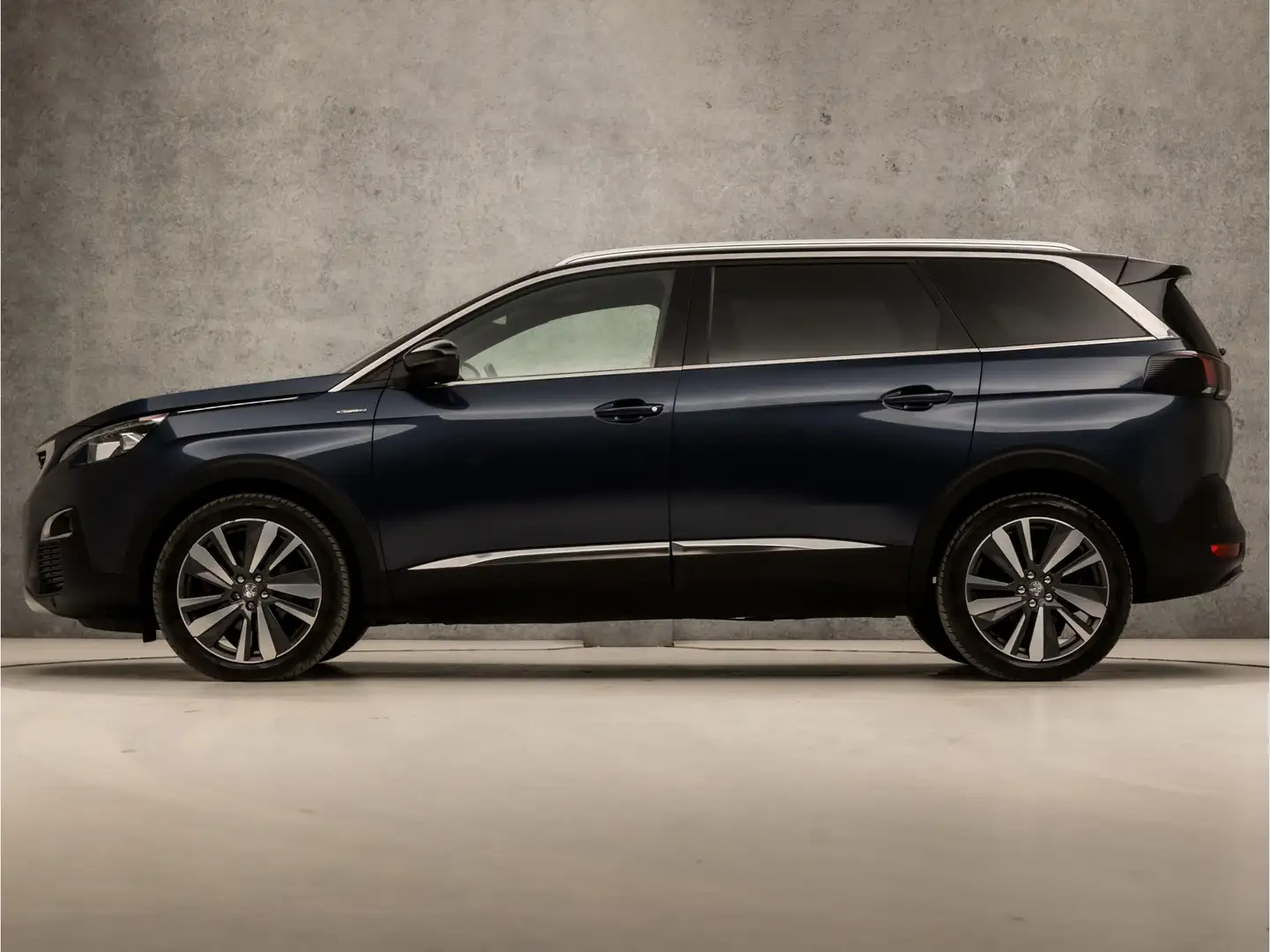 Peugeot 5008 1.2 PureTech GT-Line (APPLE CARPLAY, PANORAMADAK, Blauw - 2