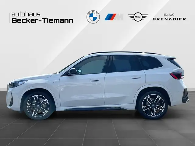 BMW X1 view 3