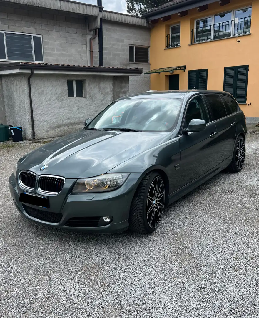 BMW 320 320d Touring xdrive Futura c/pelle 184cv - 2