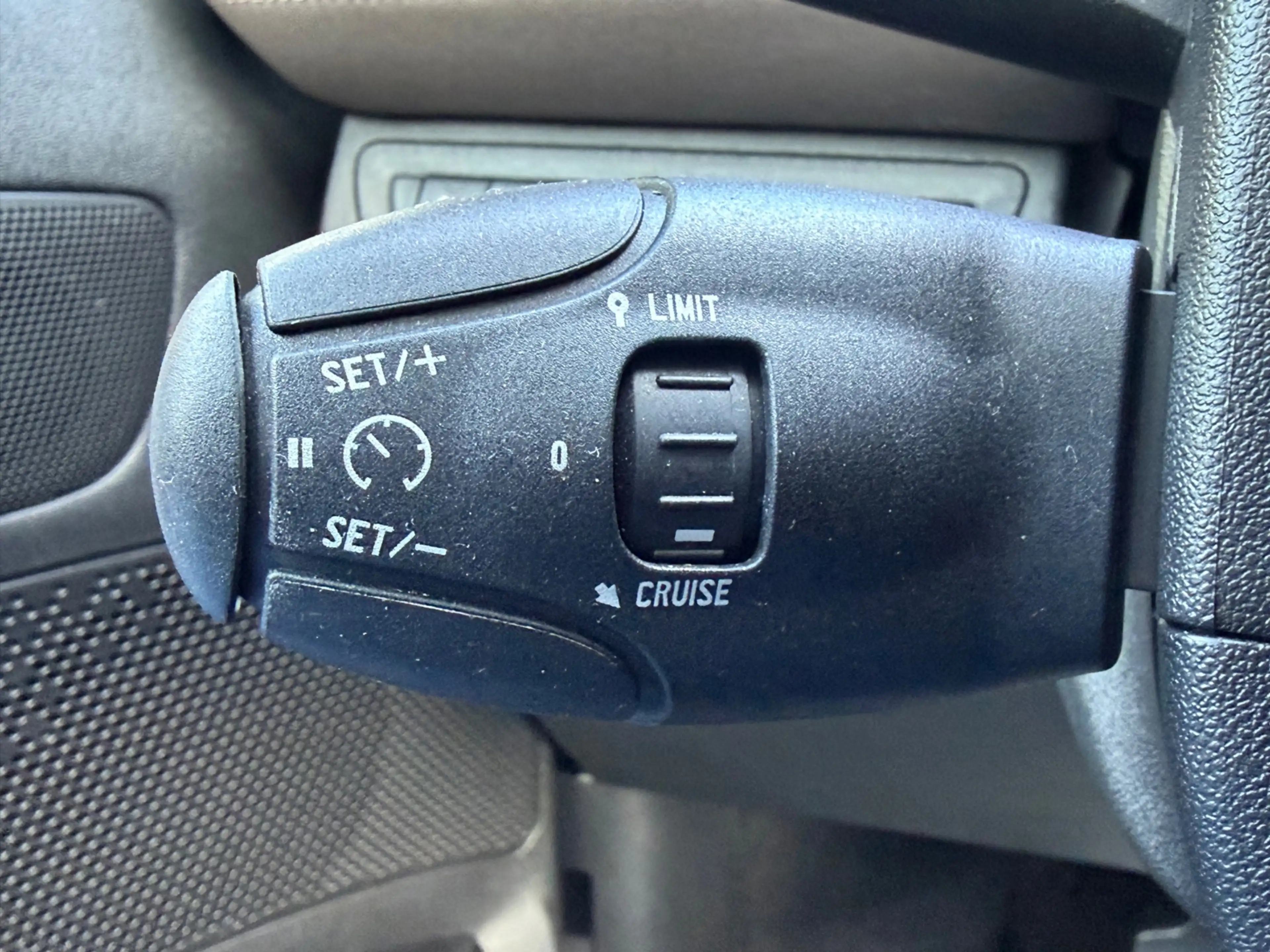 Peugeot 2008 1.2 PureTech Féline, afneembare trekhaak, panorama — photo 30