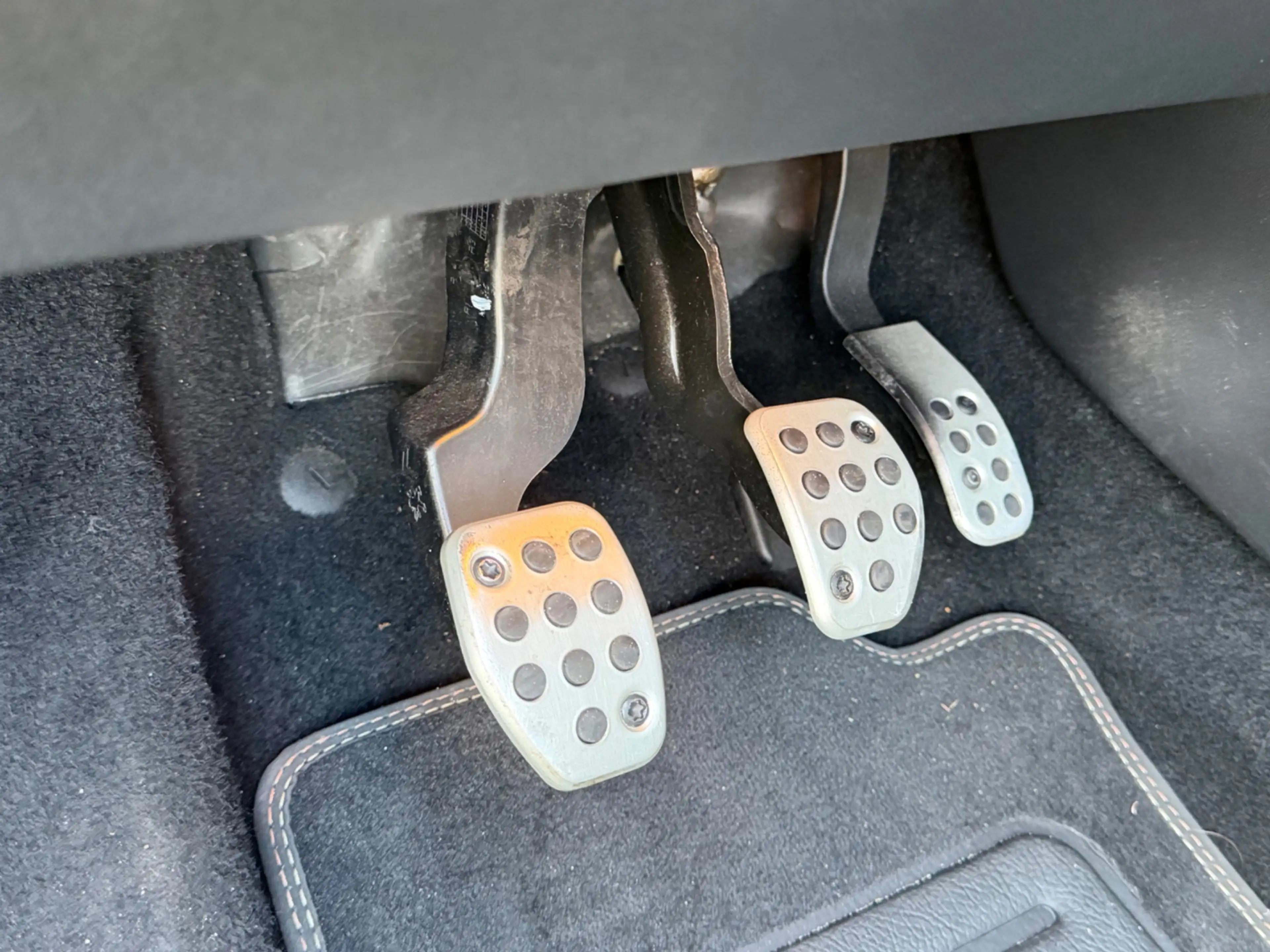 Peugeot 2008 1.2 PureTech Féline, afneembare trekhaak, panorama — photo 27