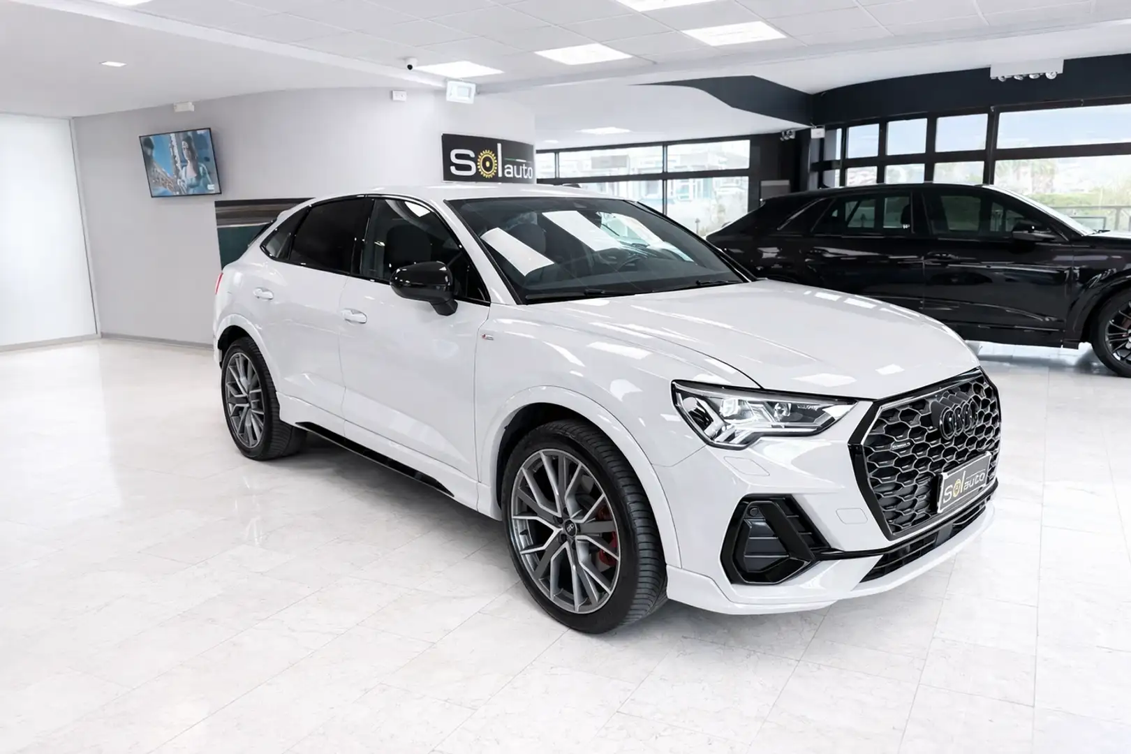 Audi Q3 40 2.0 tdi Edition quattro 200cv s-tronic Grau - 1