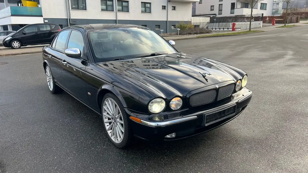Jaguar XJ