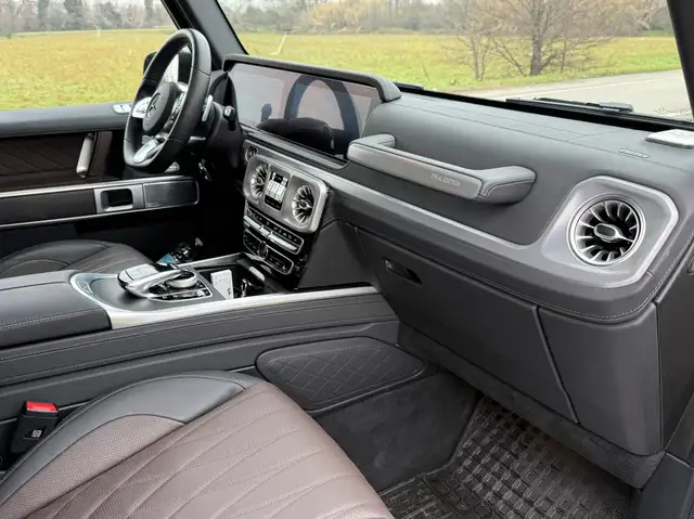 Mercedes-Benz G 500 view 9