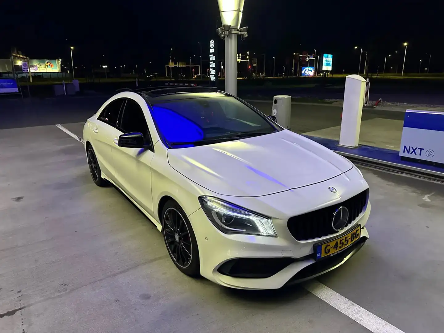 Mercedes-Benz CLA 200 CLA 200 OrangeArt Edition Wit - 1