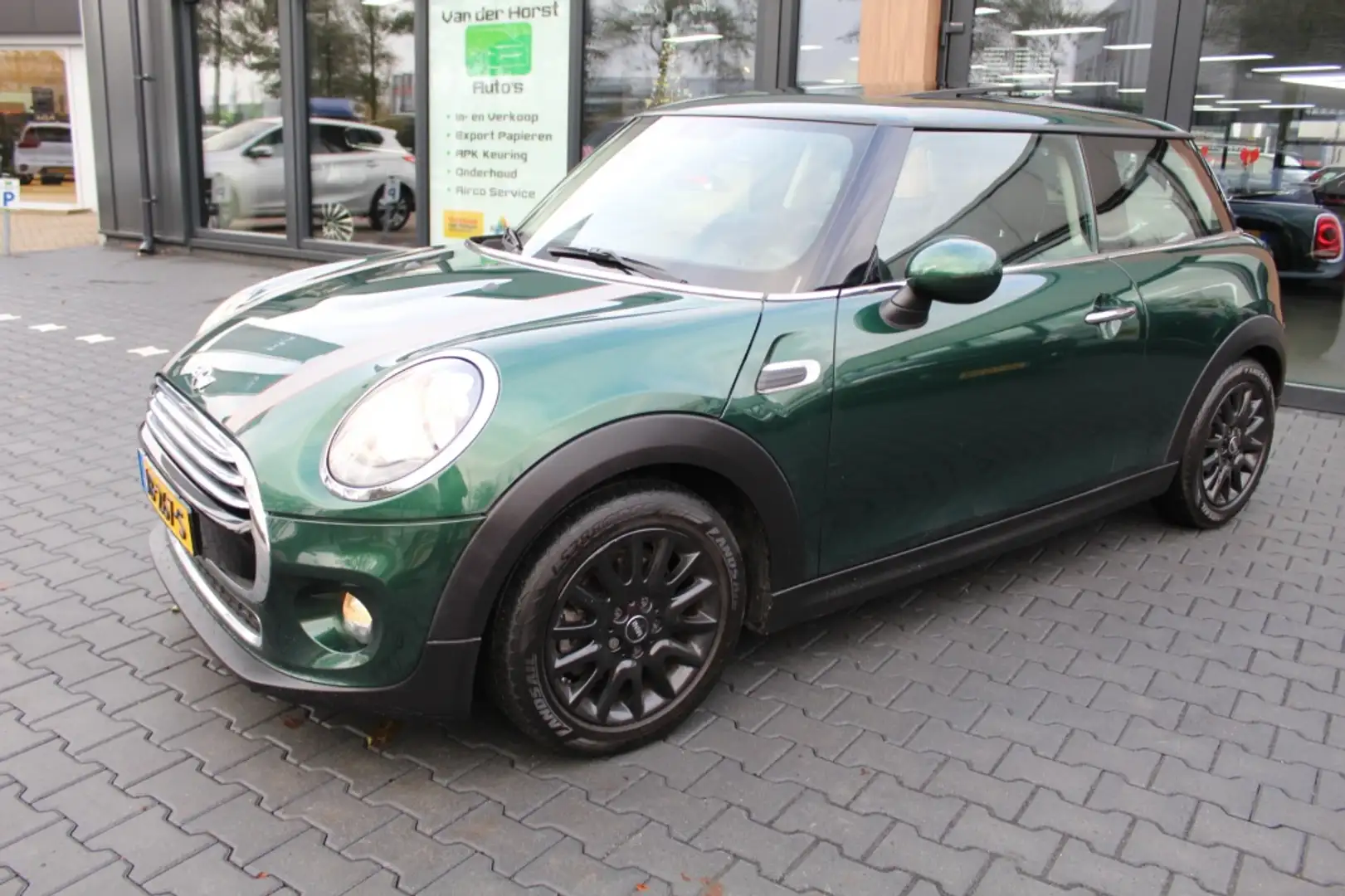 MINI Cooper Mini 1.5 Business Groen - 2