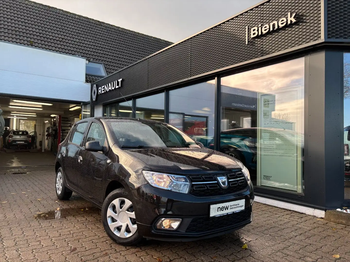 Dacia Sandero SCe 75 Essential Schwarz - 2