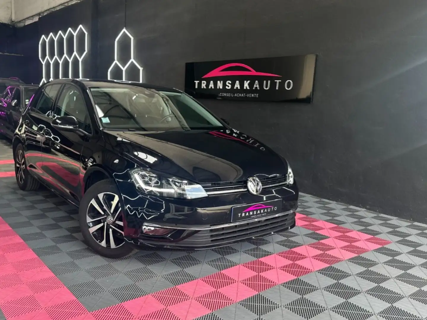 Volkswagen Golf 7 IQ. DRIVE 1.0 TSI 115 ch ~ Caméra de recul ~ Aut Noir - 1