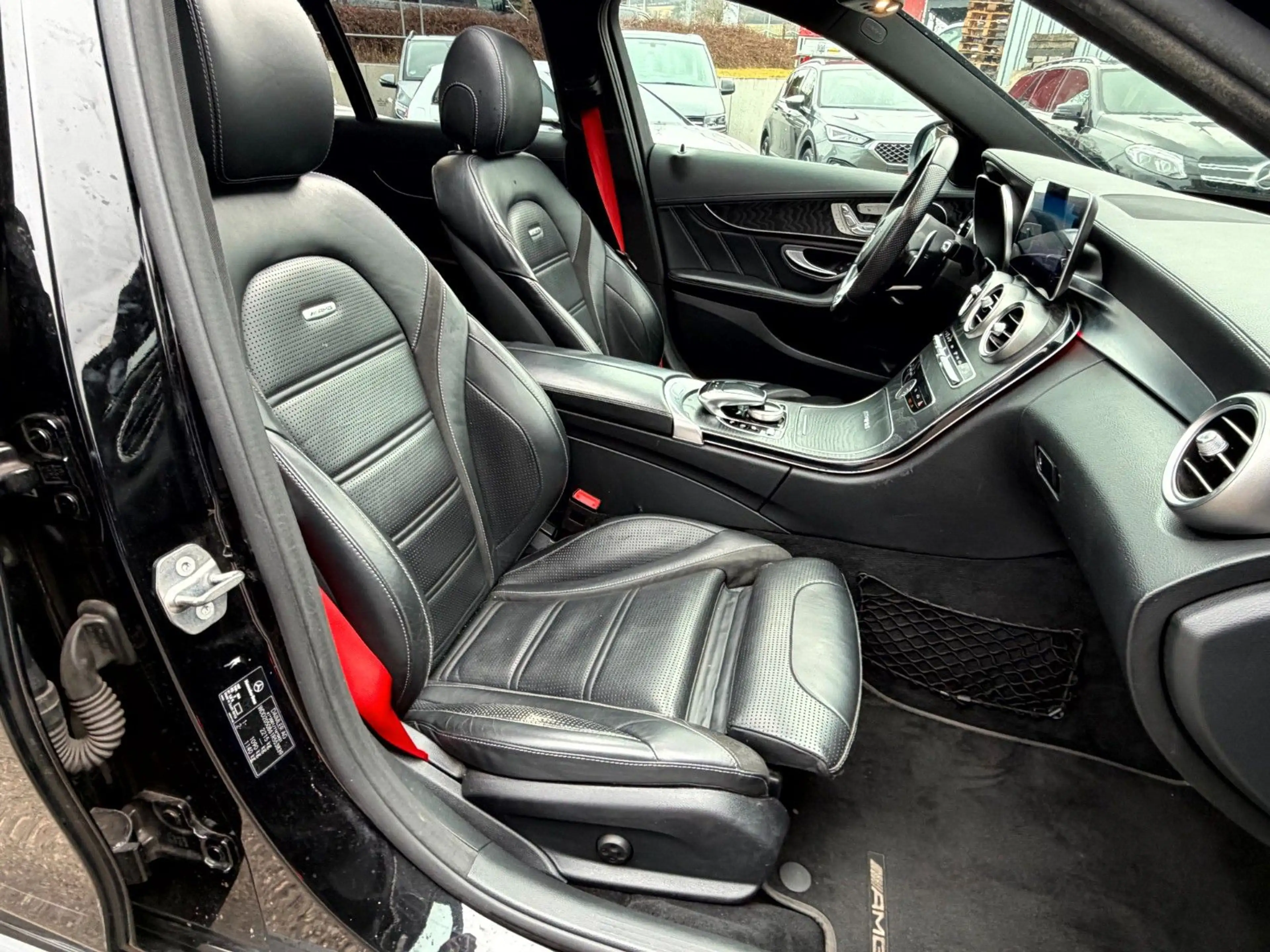 Mercedes-Benz C 63 AMG Limo Sportabgas_Pano_Keyles_Comand_LED — photo 13