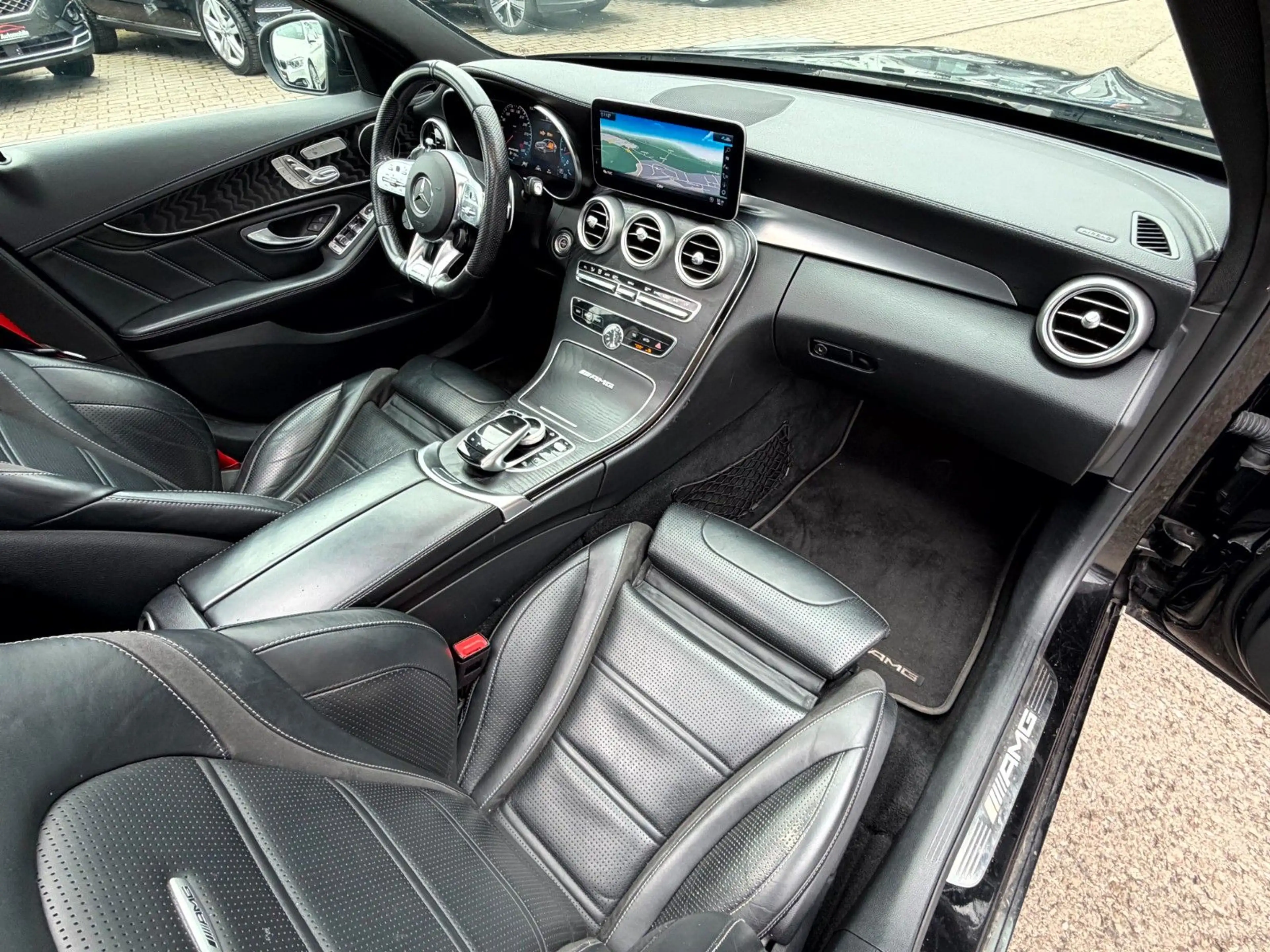 Mercedes-Benz C 63 AMG Limo Sportabgas_Pano_Keyles_Comand_LED — photo 14