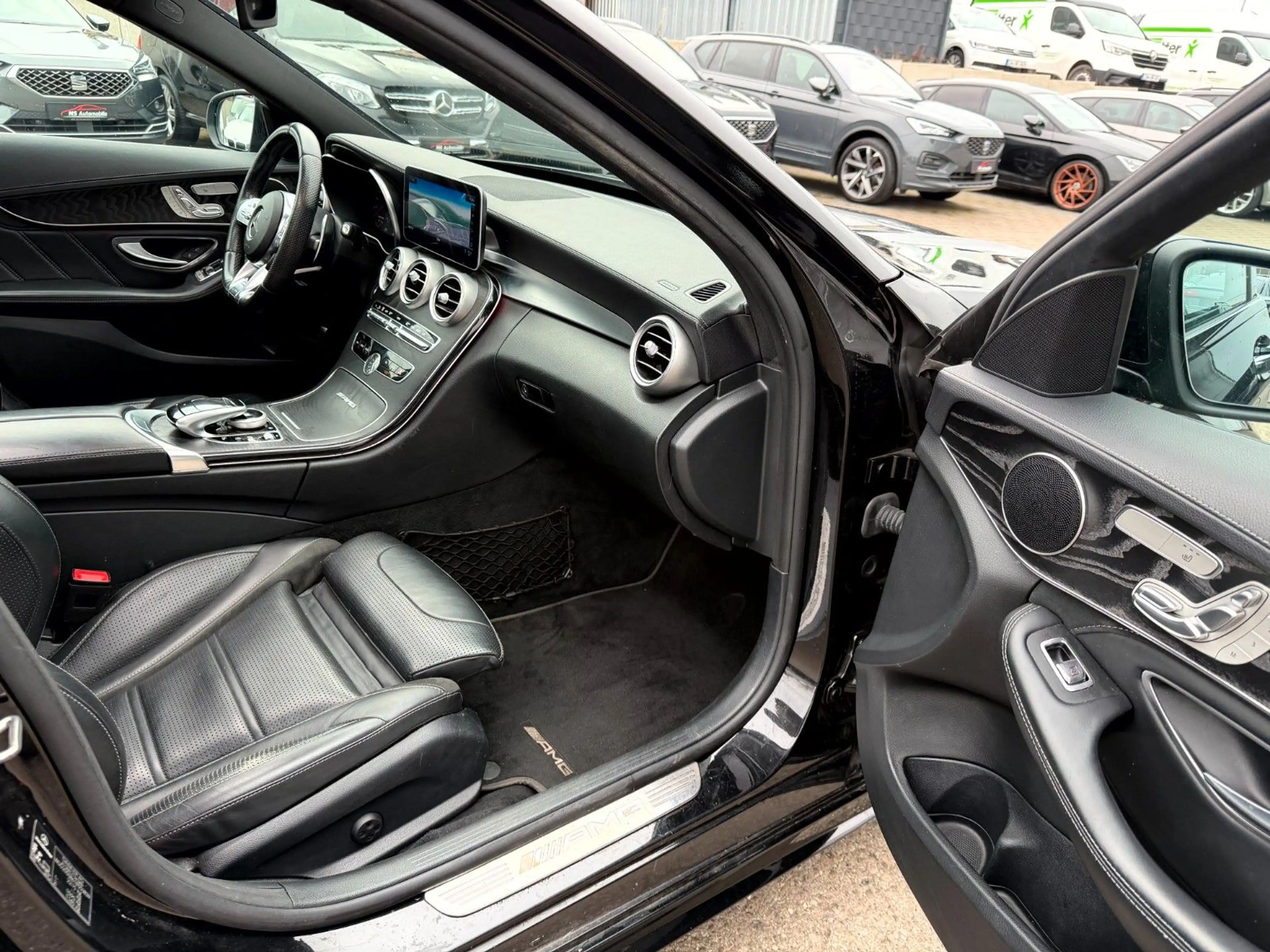Mercedes-Benz C 63 AMG Limo Sportabgas_Pano_Keyles_Comand_LED — photo 12