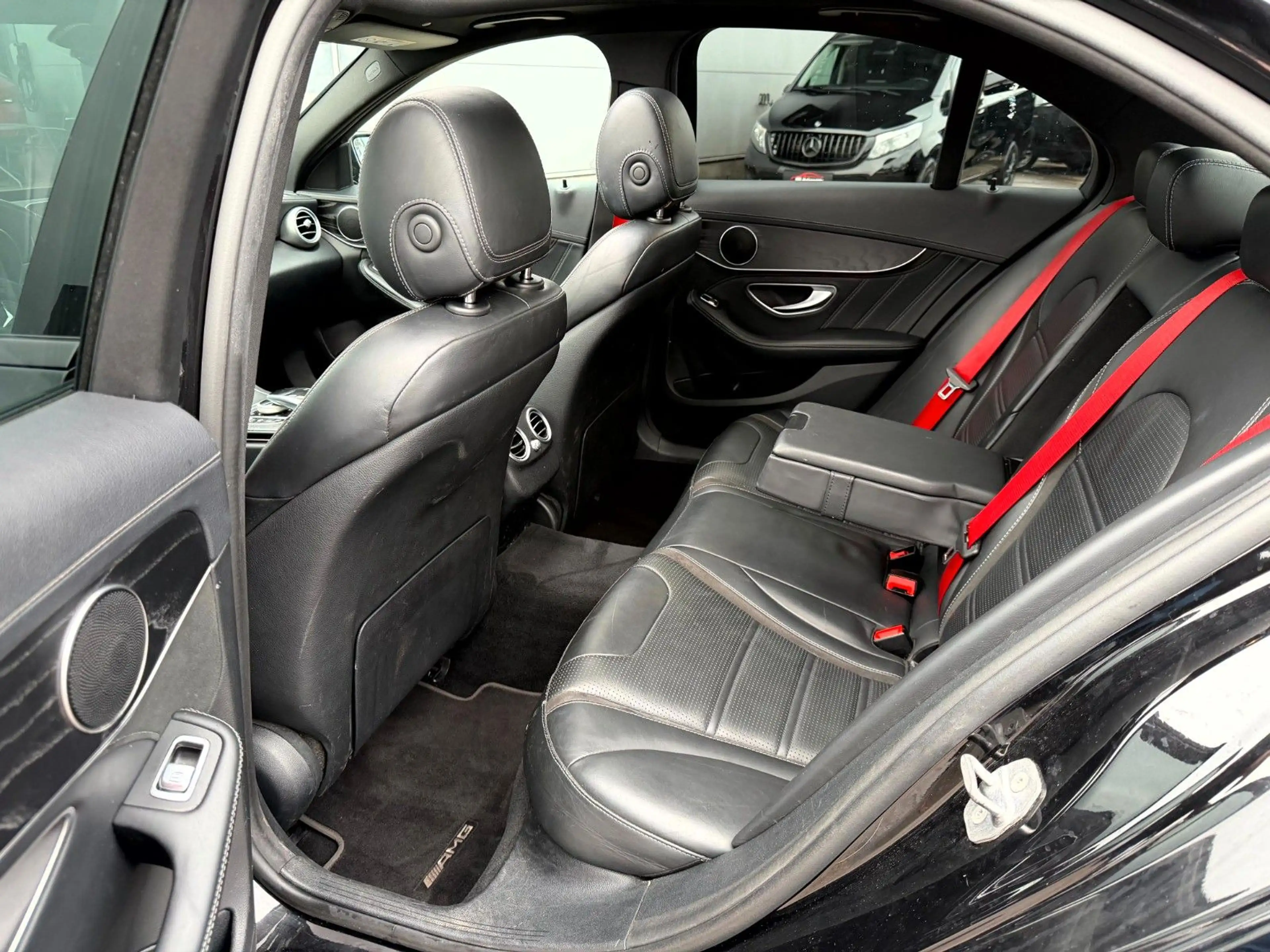 Mercedes-Benz C 63 AMG Limo Sportabgas_Pano_Keyles_Comand_LED — photo 10