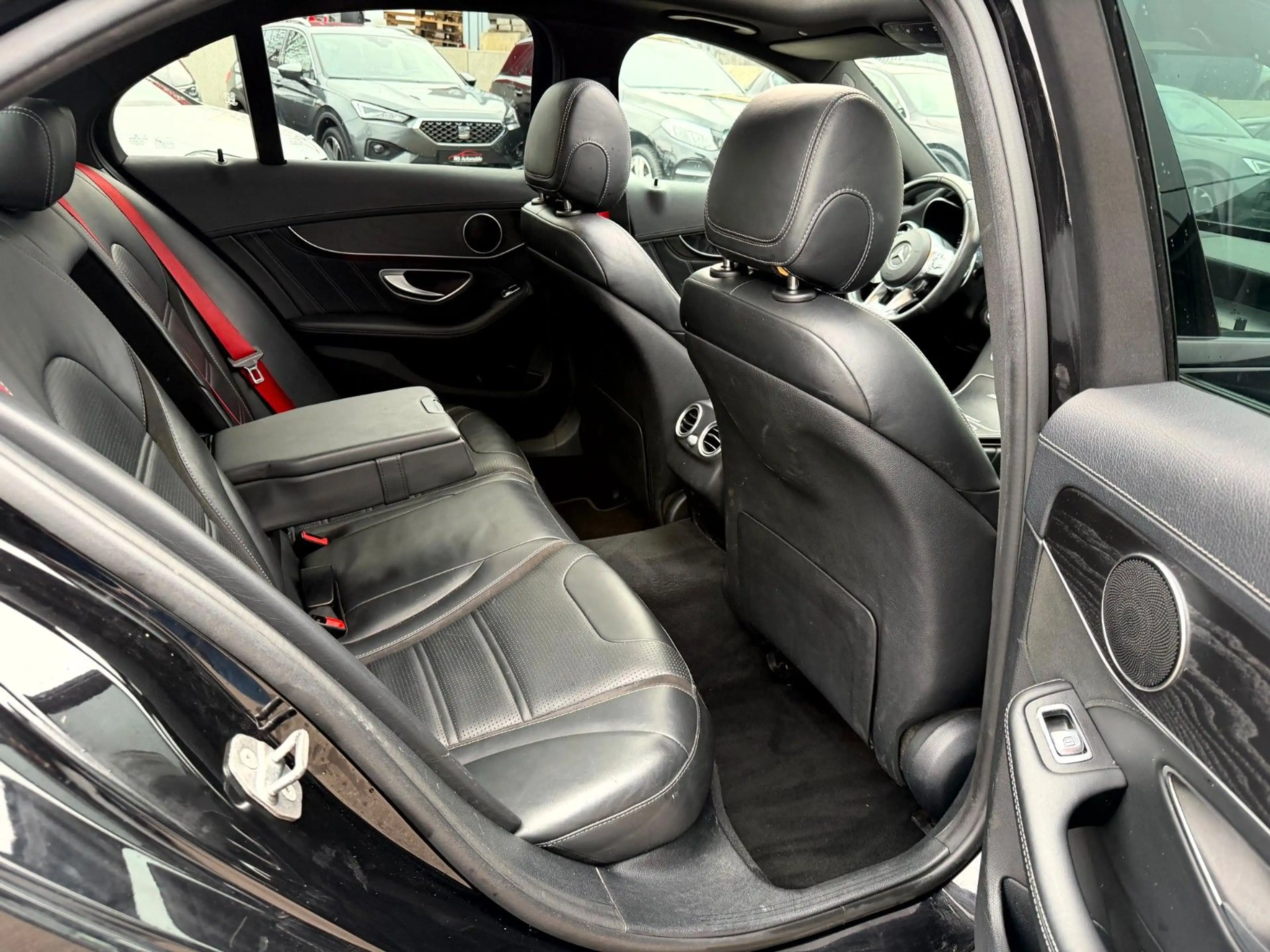 Mercedes-Benz C 63 AMG Limo Sportabgas_Pano_Keyles_Comand_LED — photo 11