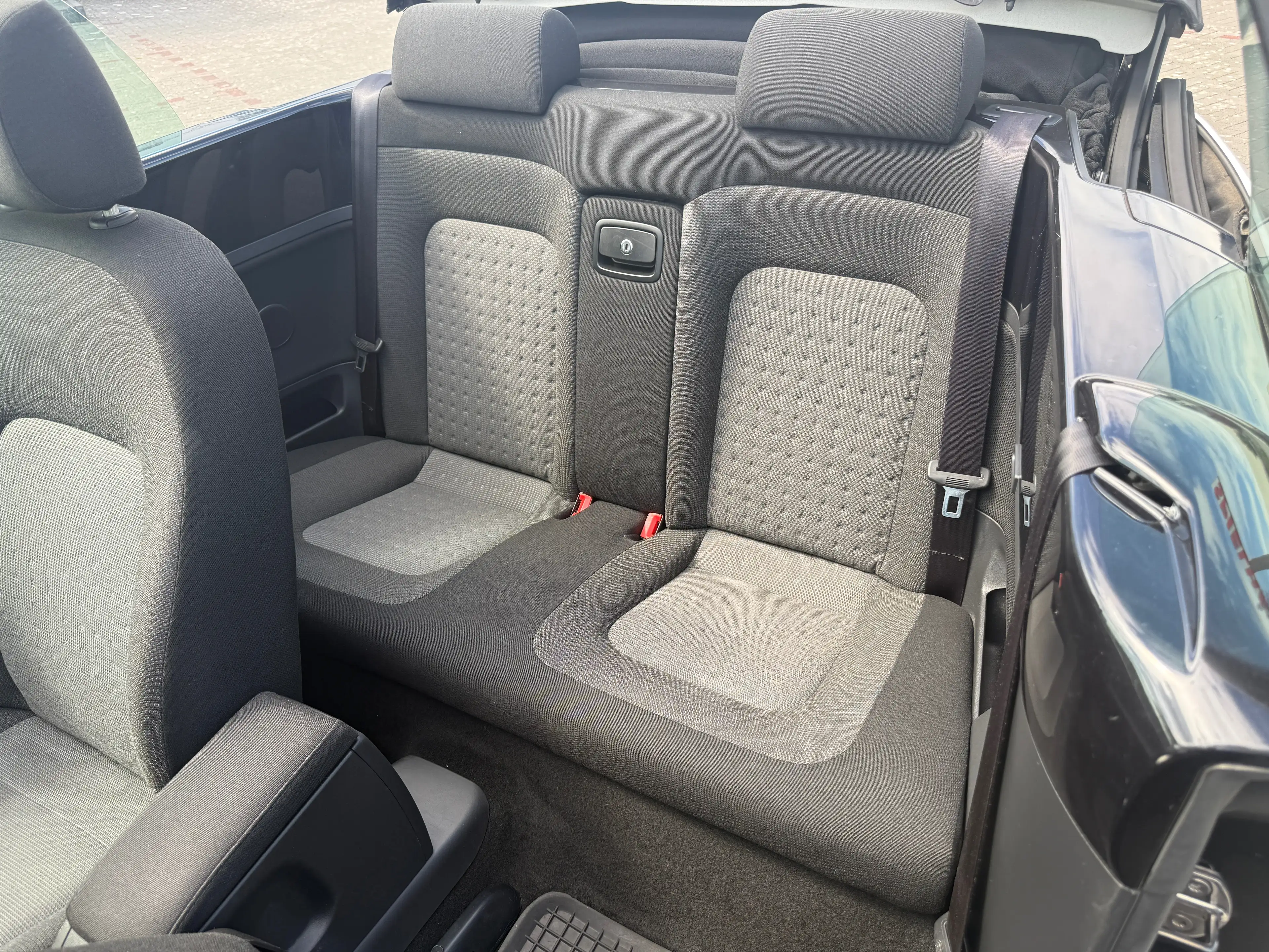 Volkswagen New Beetle 1.6 Cabrio Klima S/H 1 Hand — photo 10