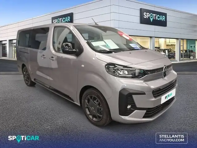 Citroen Spacetourer view 3