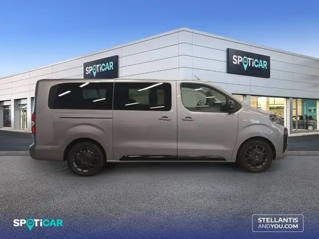 Citroen Spacetourer view 4