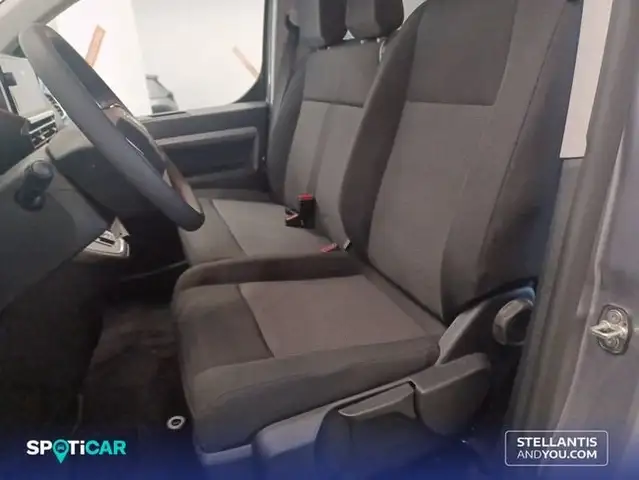 Citroen Spacetourer view 9